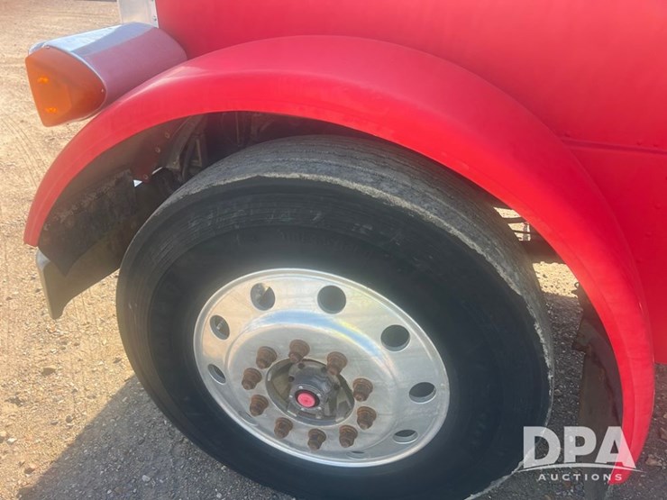 peterbilt-379-image-7