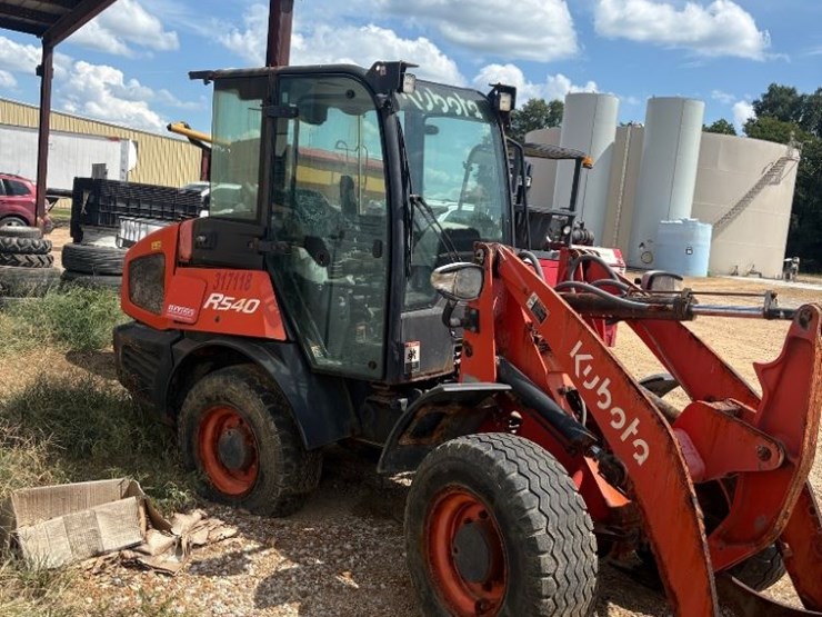 2021-kubota-r540-image-2