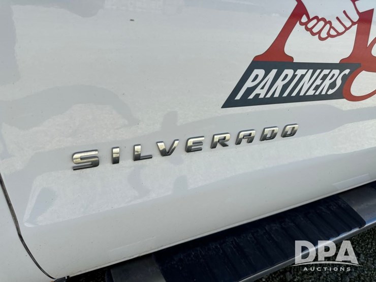 2014-chevrolet-silverado-image-28