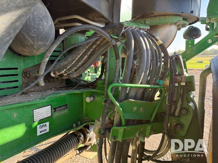 2021-john-deere-r4044-image-98