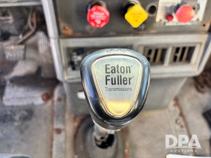 2000-mack-ch613-image-60