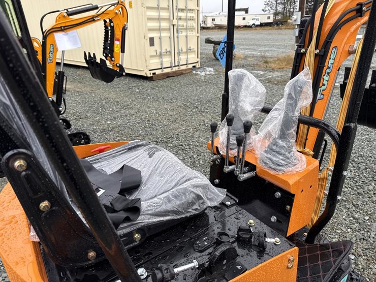#6462-•-unused-future-ft13-mini-excavator-image-10
