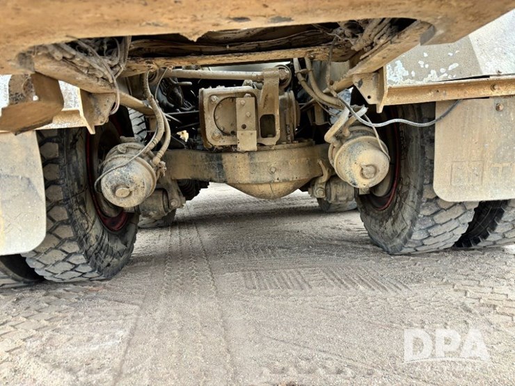 mack-granite-gu713-image-70