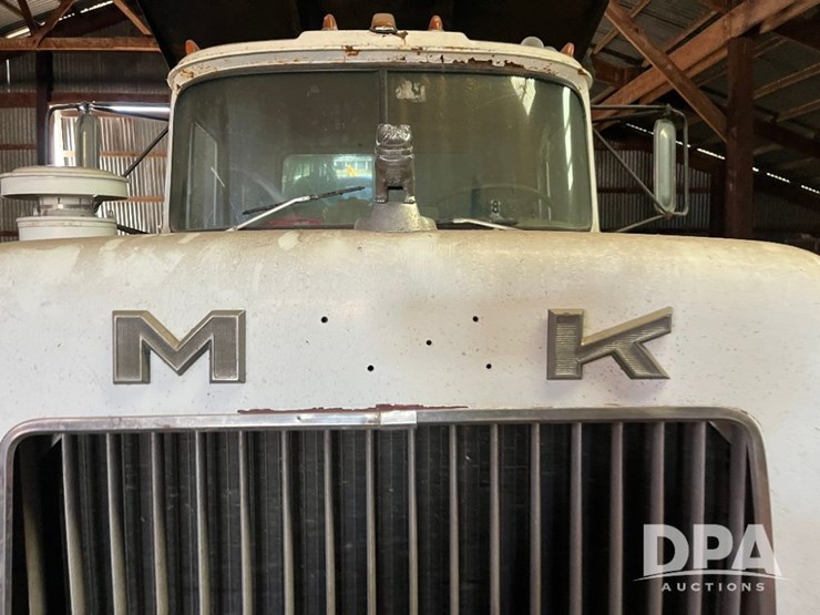 1977-mack-r600-image-18
