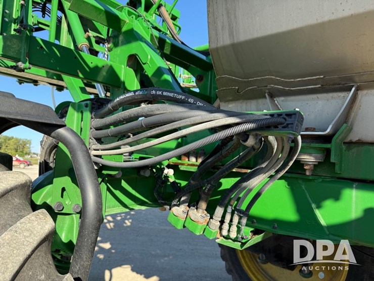 2021-john-deere-r4044-image-94
