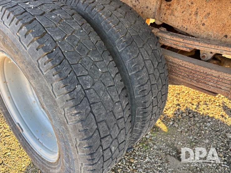 2001-gmc-3500-image-31