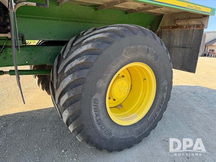 2021-john-deere-f4365-image-51