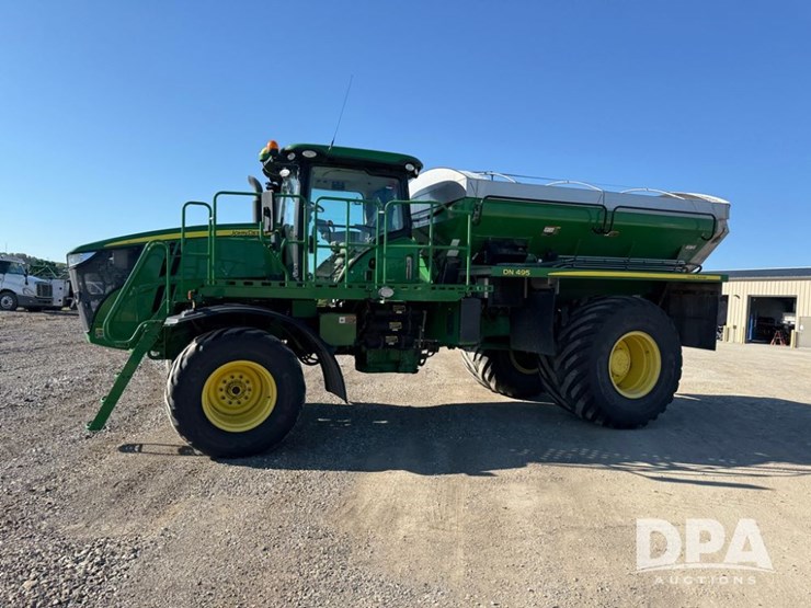 2021-john-deere-f4365-image-28