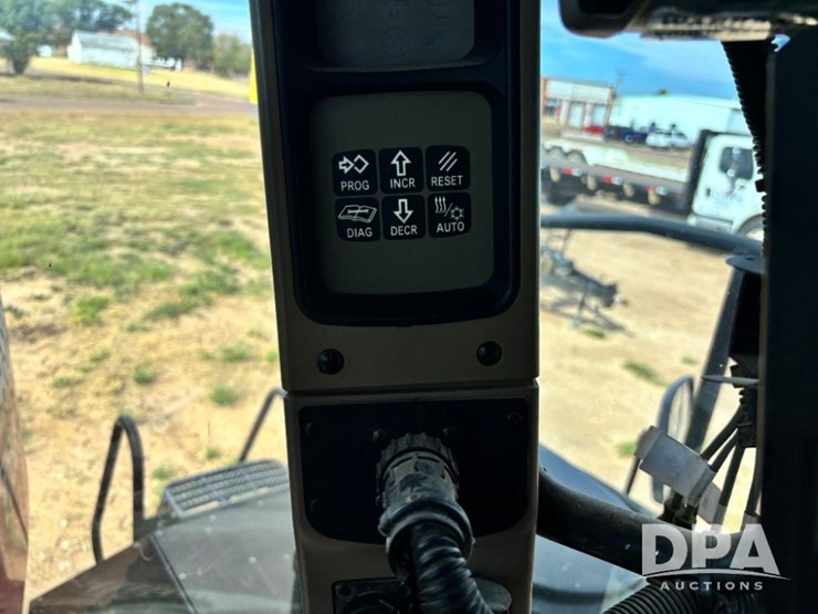 2013-case-ih-titan-4530-image-82