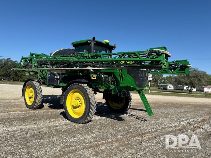2021-john-deere-r4044-image-46