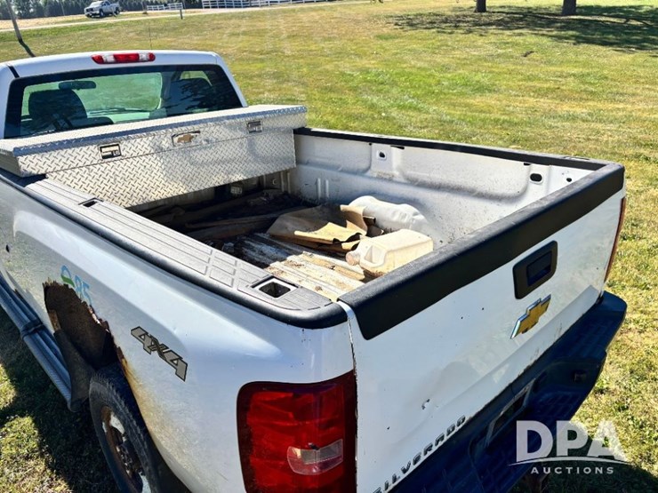 2012-chevrolet-2500hd-image-32