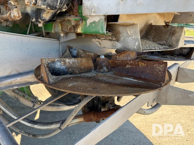 2021-john-deere-f4365-image-66