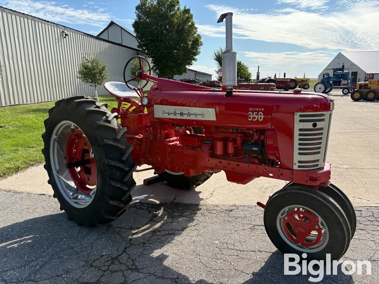 1956-case-ih-350-image-3