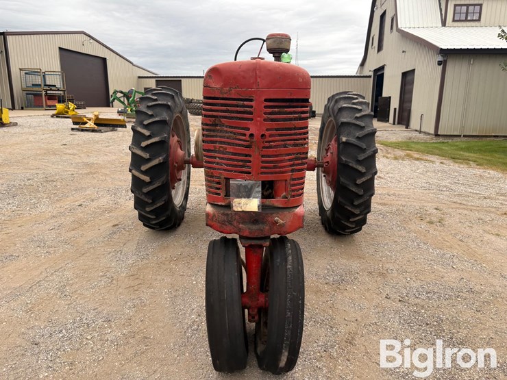 1953-ih-farmall-super-m-2wd-tractor-image-2