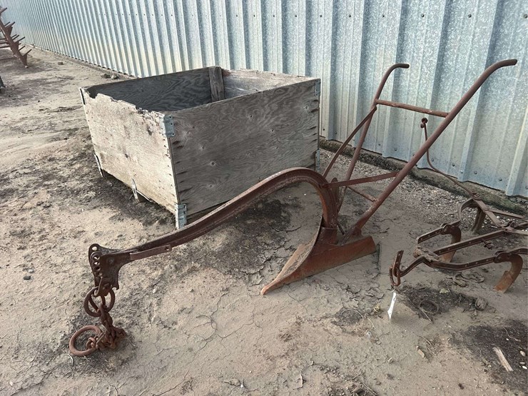 (5)-horse-drawn-implements-image-2