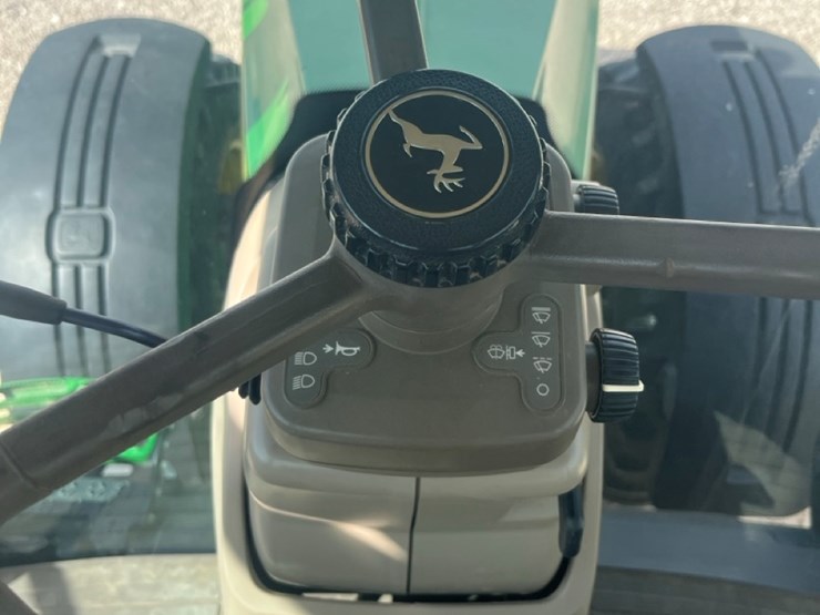 john-deere-8245r-image-30