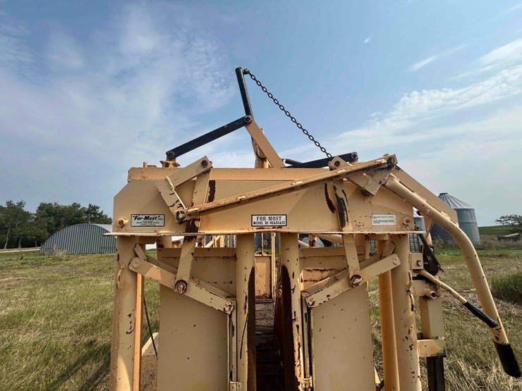 for-most-cattle-chute-image-9