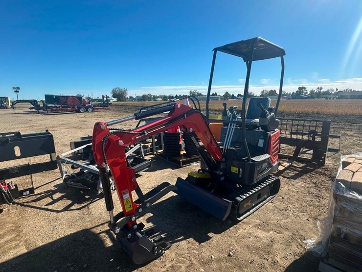 2024-industry-mx-15rx-mini-excavator-image-4