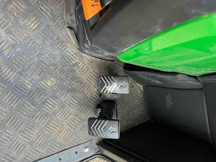 john-deere-1025r-image-15