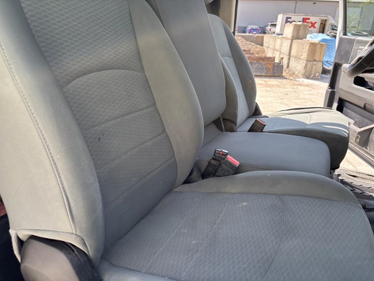 2016-dodge-ram-5500-image-38