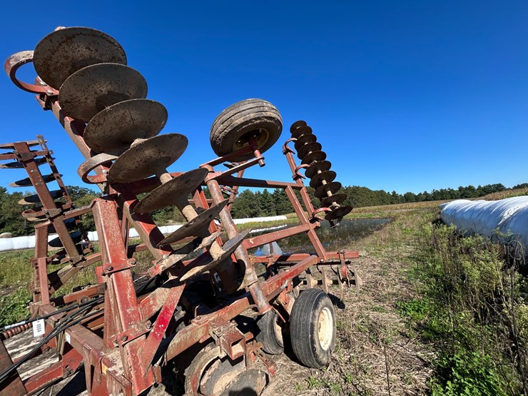 massey-ferguson-820-image-9