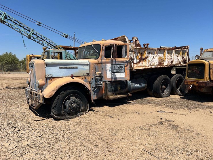 autocar-diesel-dump-truck-image-1