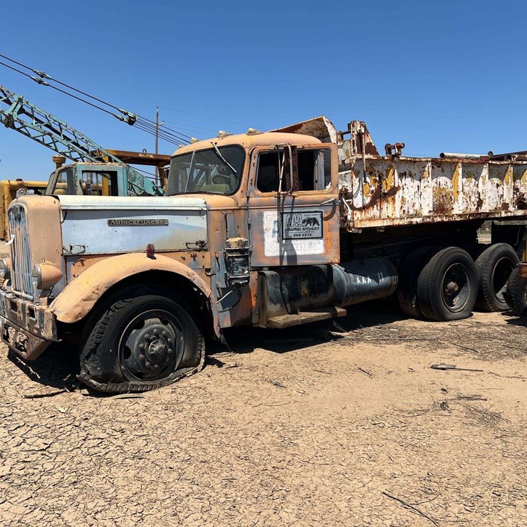 Autocar Diesel Dump Truck