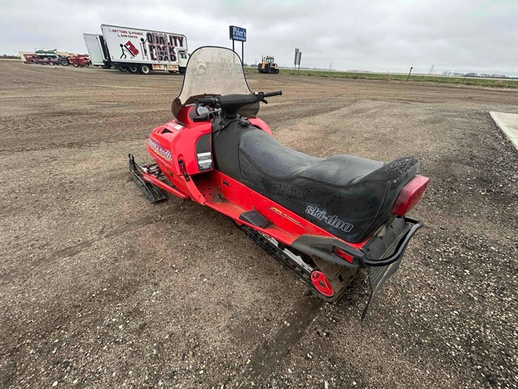 1998-500-ski-doo-snowmobile-image-3