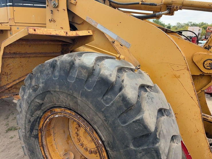 caterpillar-938f-image-30