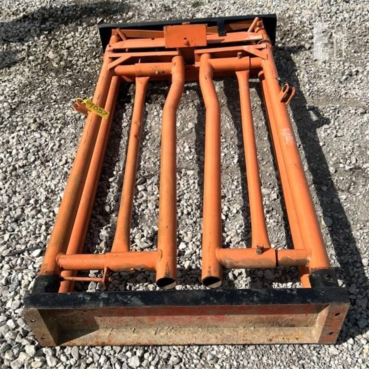 HEAD GATE 1057