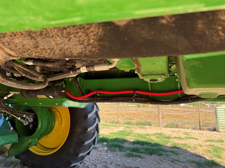 2019-john-deere-w235-image-34