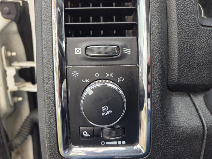 2017-dodge-ram-3500-image-64