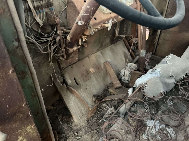 fwd-dump-truck-image-21