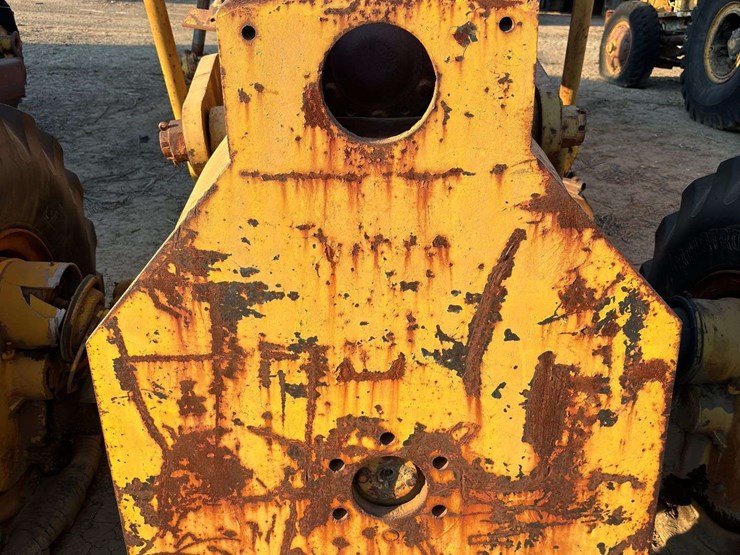 pmco-speedmatic-pm412-road-grader-image-12