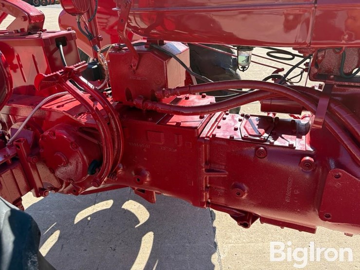 1954-ih-farmall-super-m-ta-2wd-tractor-image-13
