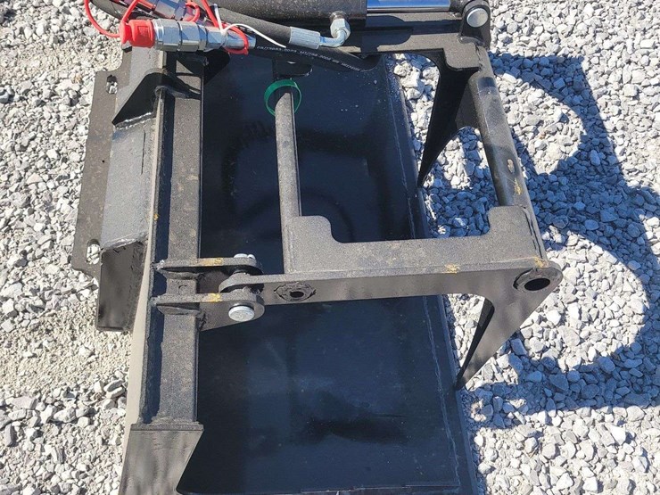 mini-skid-steer-plate-grabber.-44"-wide.-image-5