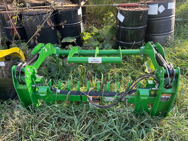 john-deere-rock-bucket-image-2