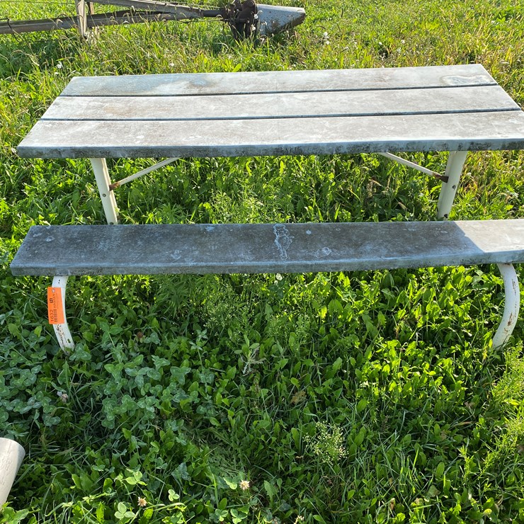 #1632 • Picnic Table