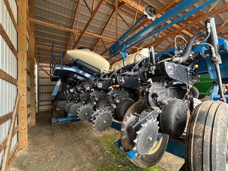 2010-kinze-3660-image-3