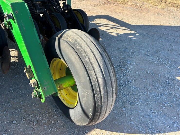 john-deere-750-image-5