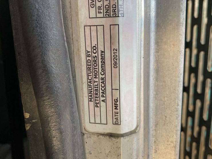 2013-peterbilt-367-image-58