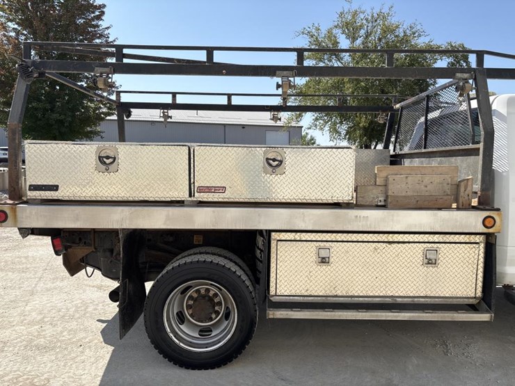 2016-dodge-ram-5500-image-15