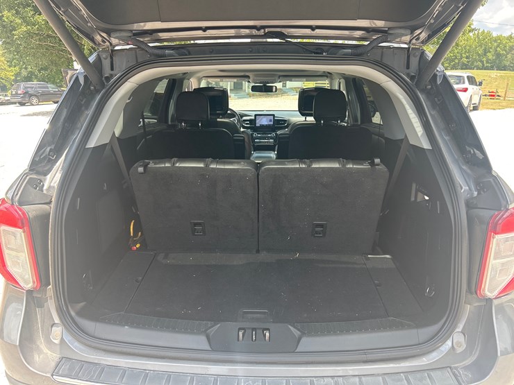 2021-ford-explorer-image-23