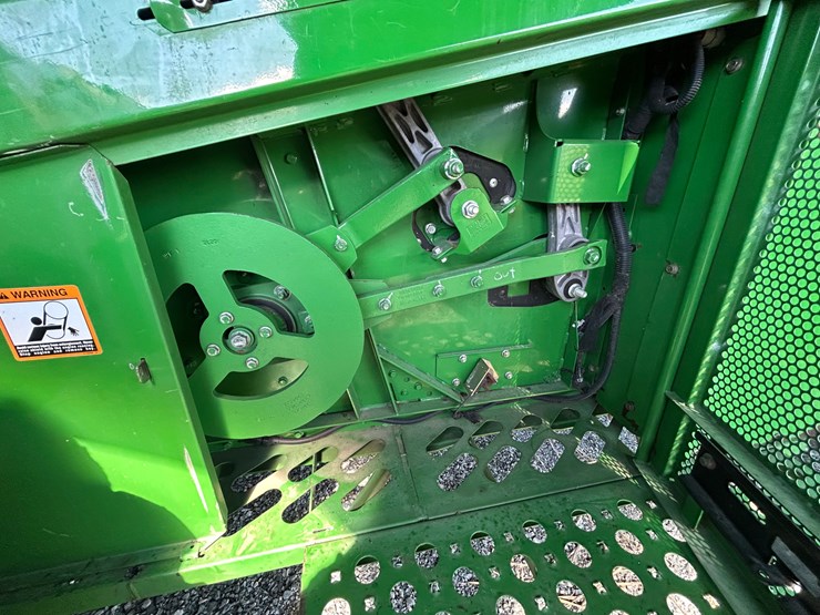 john-deere-s690-image-12