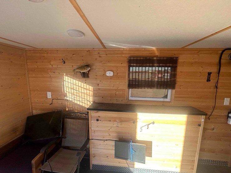 ice-castle-fish-house-image-12