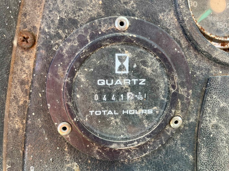 1984-ford-8000-image-65