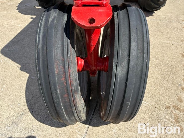 1949-ih-farmall-m-2wd-tractor-image-16