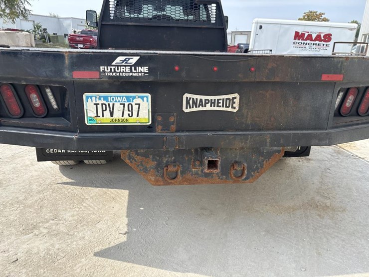 2015-dodge-ram-3500-image-14