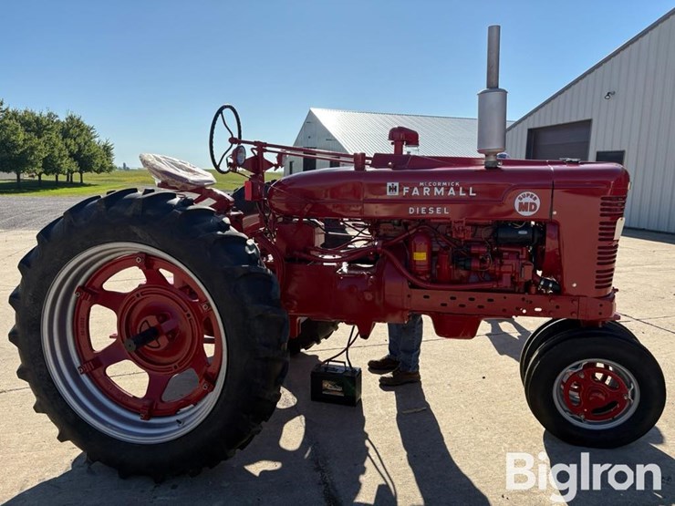 1953-ih-farmall-super-md-2wd-tractor-image-3