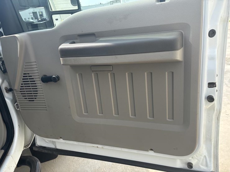 2008-ford-f550-image-34